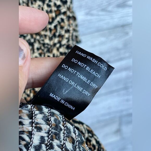 Farrow
Lucinda Off-Shoulder Leopard Dress Smocked leopard-print dress small - Picture 13 of 16